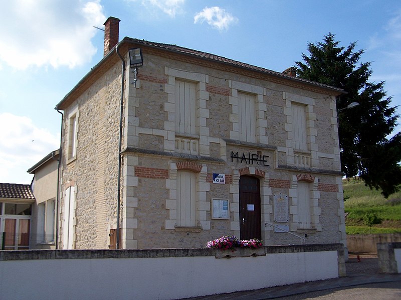 File:Saint-Martin-Petit Mairie.jpg