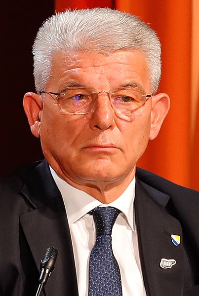 Файл:Šefik Džaferović (cropped).jpg