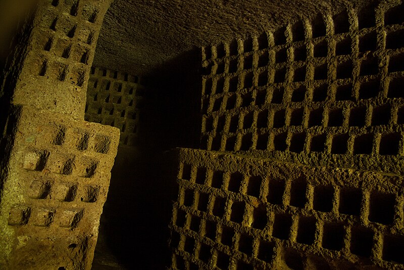 File:Columbarium Blera.jpg