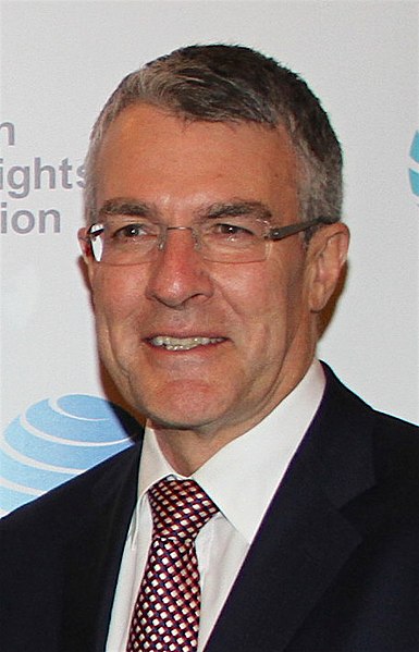 File:Mark Dreyfus 2015.jpg