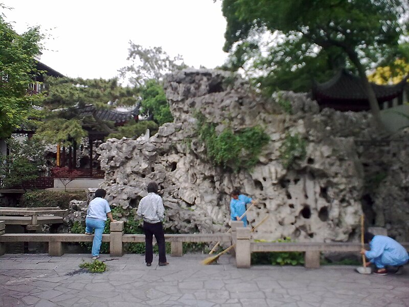 File:Mountain garden main grotto.jpg