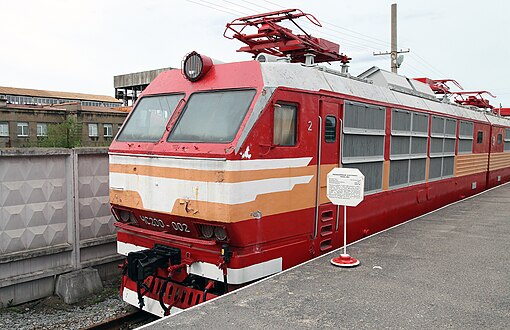 ЧС200-002 Варшавском вокзале Санкт-Петербурга