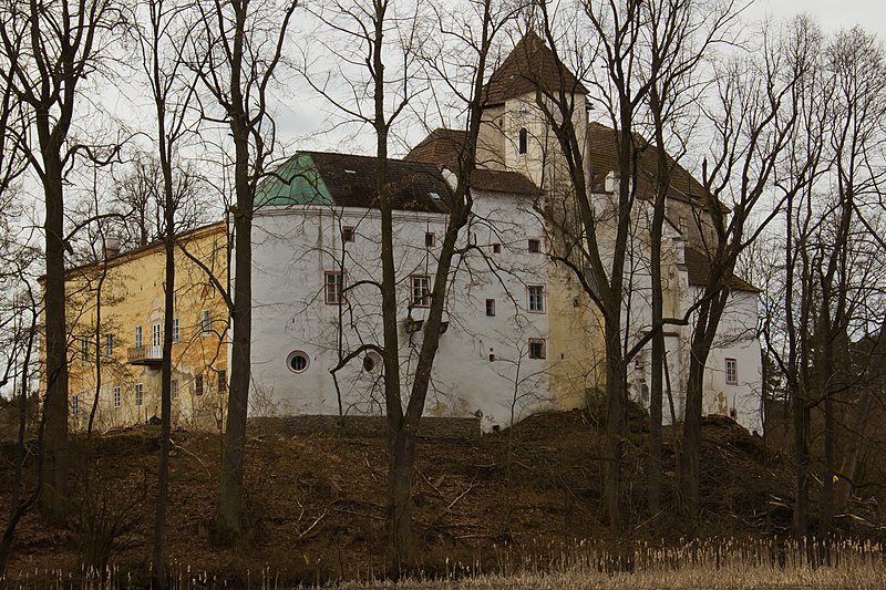 File:Schloss Engelstein.jpg