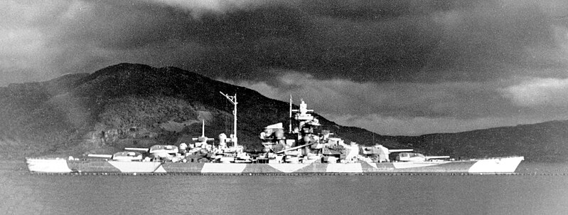 Archivo:Tirpitz altafjord.jpg