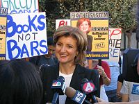 Huffington campaigning for Governor of California at University of California, Berkeley on September 11 2003