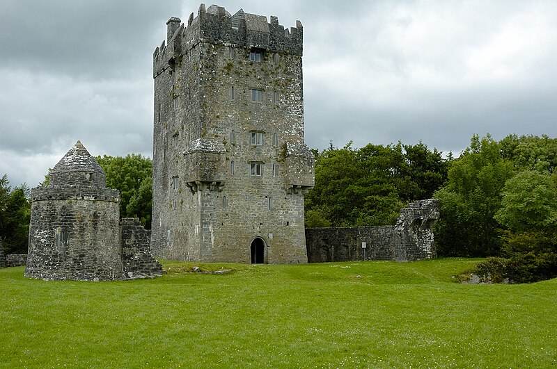 Archivo:Aughnanure Castle (pixinn.net).jpg