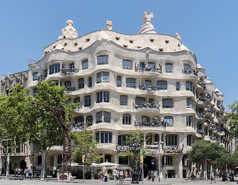 Archivo:Casa Milà, general view.jpg