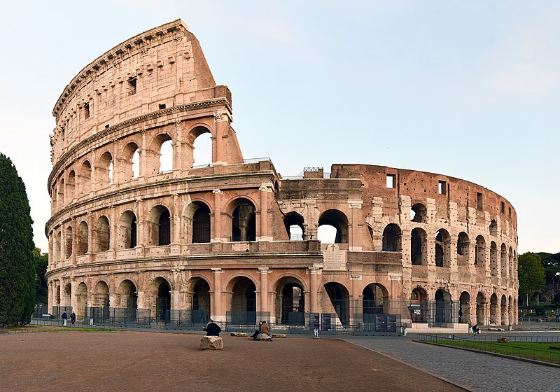 Archivo:Colosseo 2020.jpg