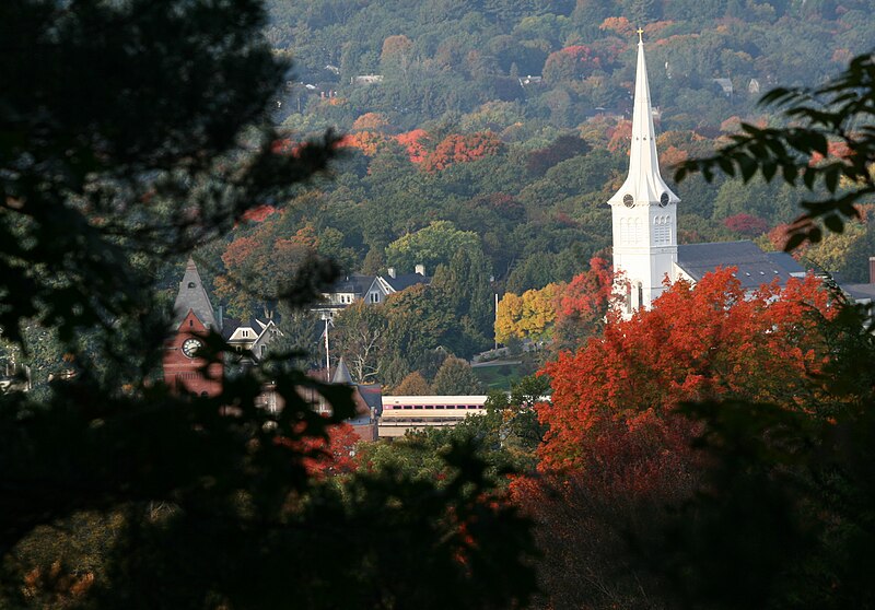 File:Downtown winchester MA.jpg