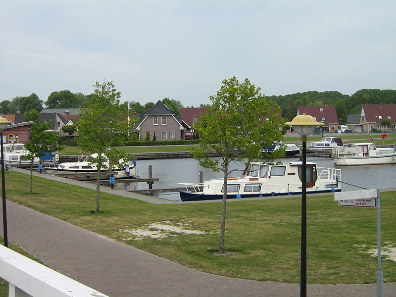 File:Jachthaven Scheemda.jpg