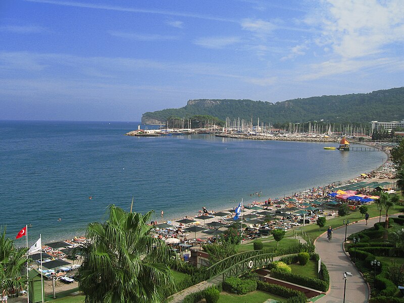 Файл:Kemer beach, Antalya.jpg