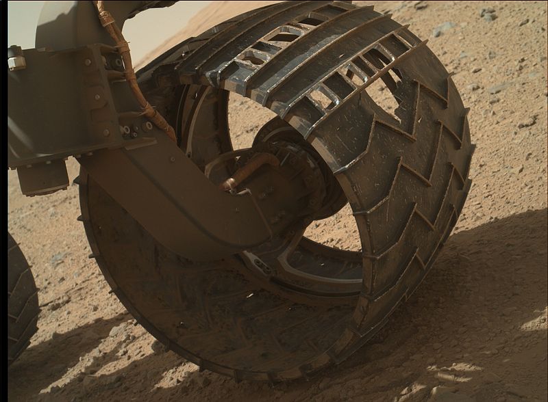 File:MarsCuriosityRover-WornWheel-20140218.jpg