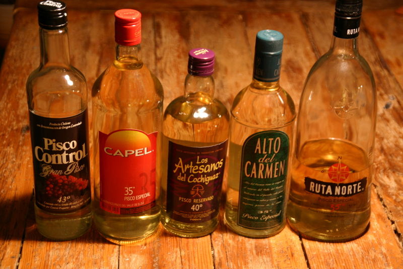 Archivo:Pisco-bottles-Chile.jpg