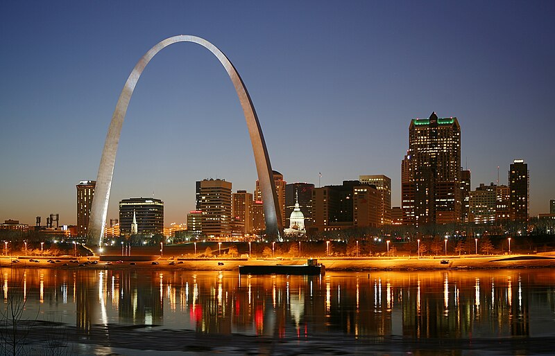 Archivo:St Louis night expblend.jpg