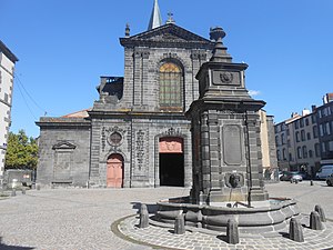 圣阿马布尔大教堂（法语：Basilique Saint-Amable de Riom）