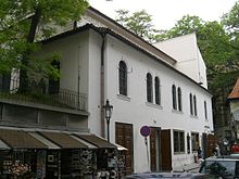 Klausen Synagogue-front.jpg