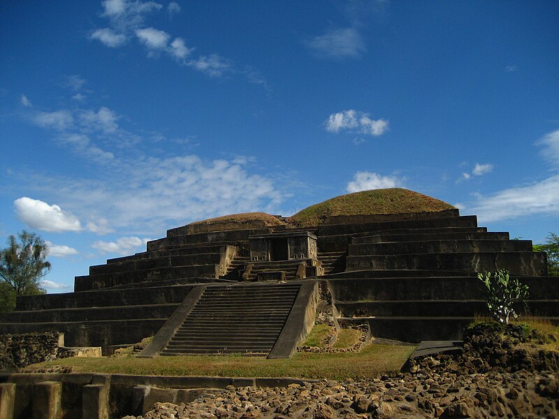 Archivo:Templo tazumal.jpg