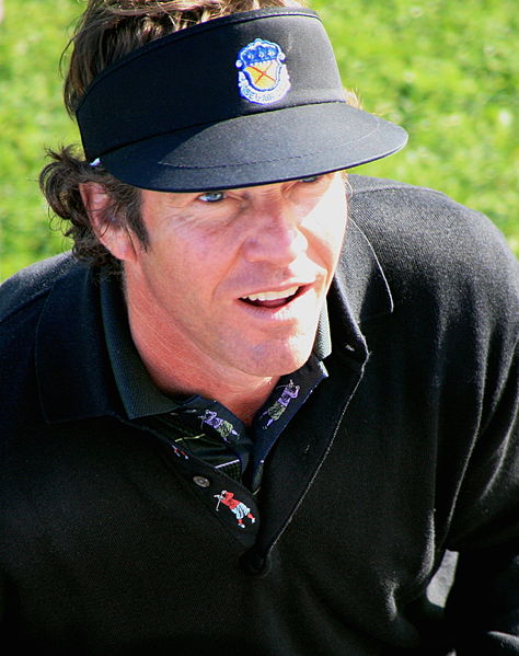 File:Dennis Quaid golfing.jpg