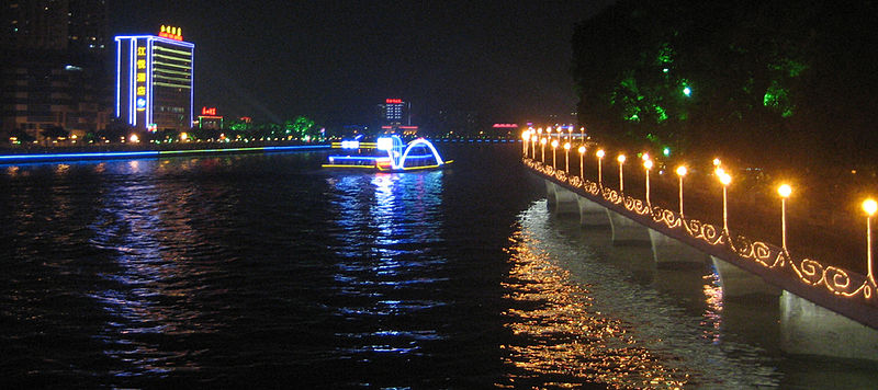 File:Guangzhou-cruise.jpg