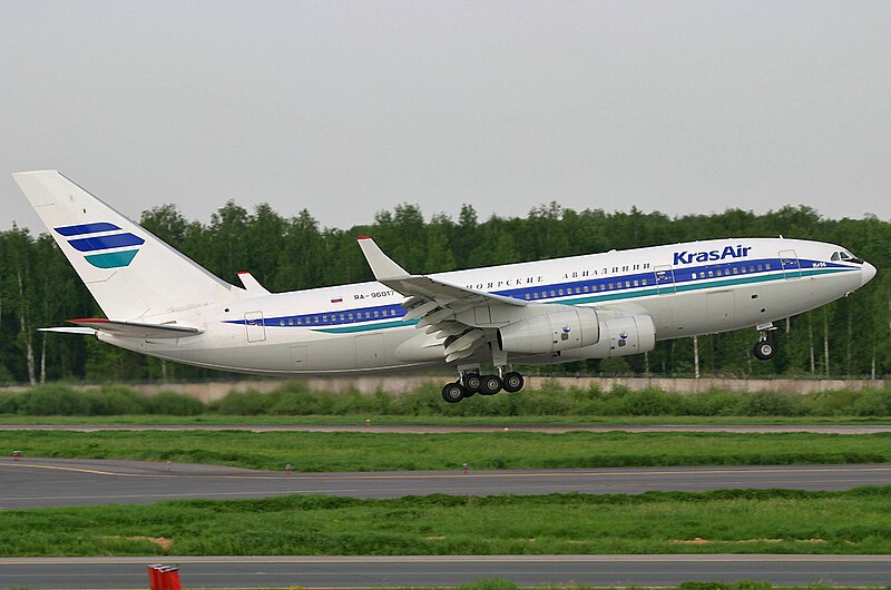 Archivo:KrasAir Ilyushin Il-96-300.jpg