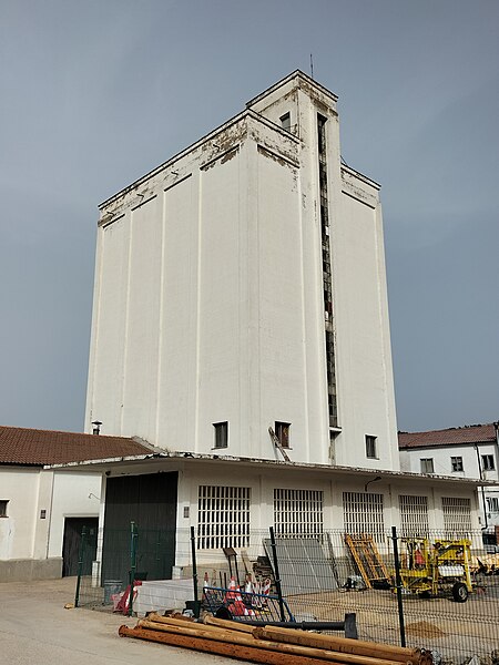 Archivo:Silo de Medinaceli.jpg