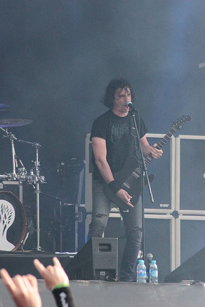 Файл:W0840-Hellfest2013 Gojira JosephDuplantier 71163.JPG