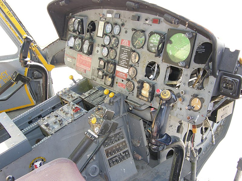 Archivo:Avc-bell204-071002-04-16.jpg