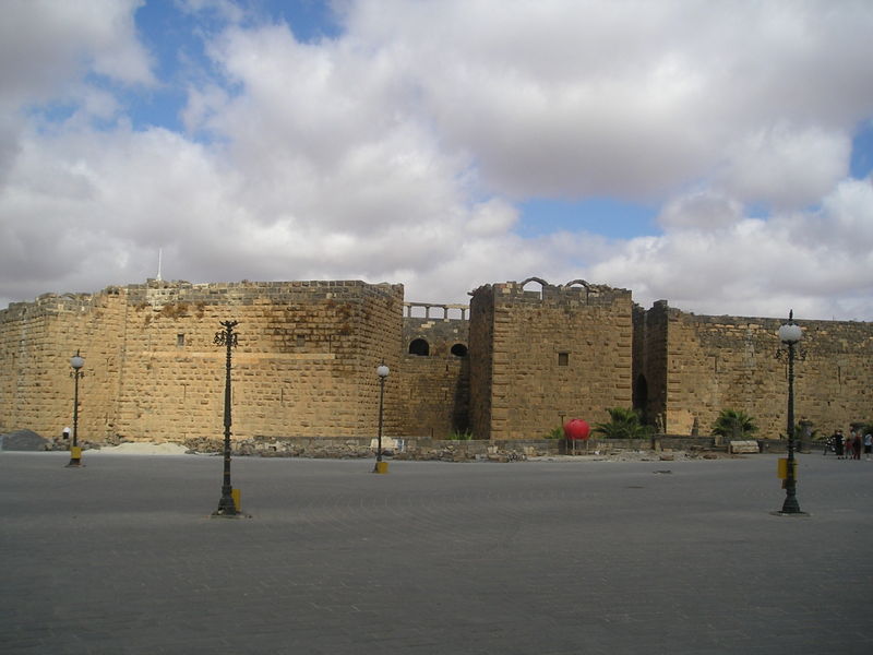 Файл:Bosra-Citadel.jpg