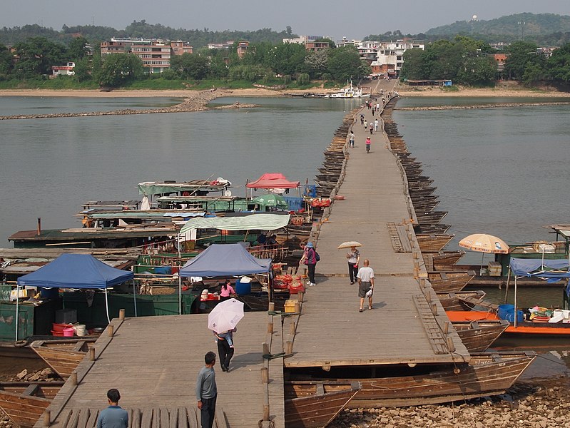 File:Ganzhou Pontoon Bridge.jpg