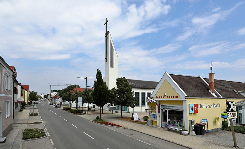 Файл:Neutal - Hauptstraße (Ortszentrum).JPG