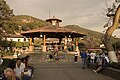 Descripción: Plaza de Valle de Bravo, Municipio: Valle de Bravo, Autor: Mersal1125, Mes: Mayo