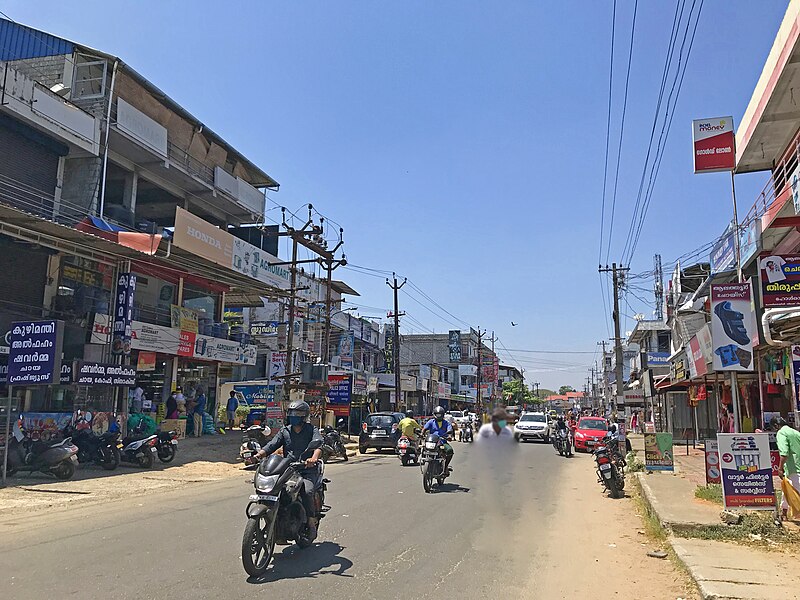 File:Alathur town court road.jpg