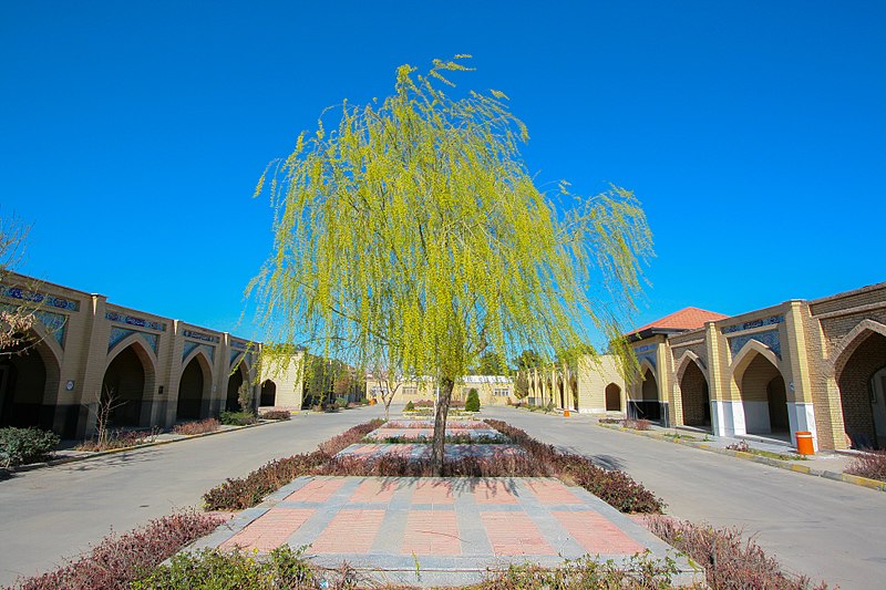 File:Beheshte Zahra Cemetery 33.jpg