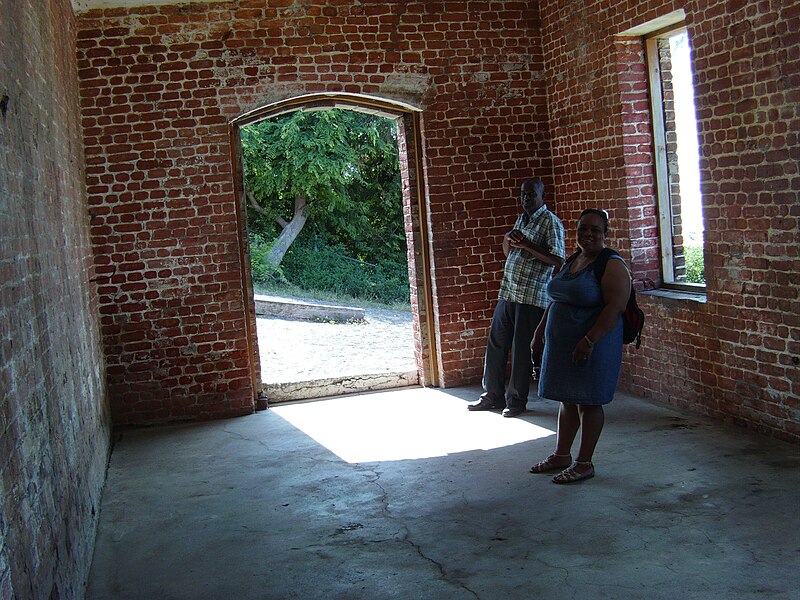 File:Inside the Giddy House.JPG