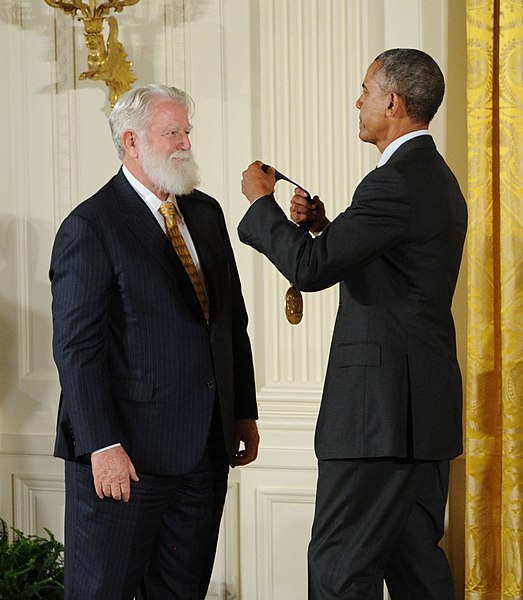 Файл:James-Turrell-medals-hi-res.jpg