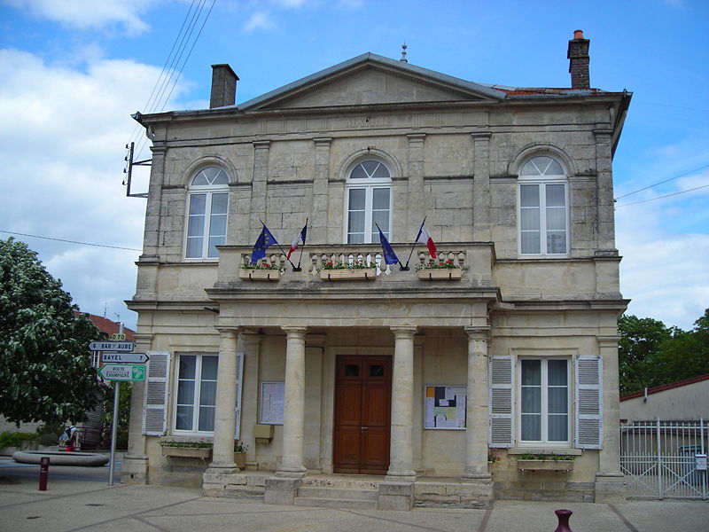 File:Mairie Baroville.JPG