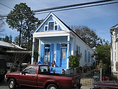 Shotgun house in Uptown