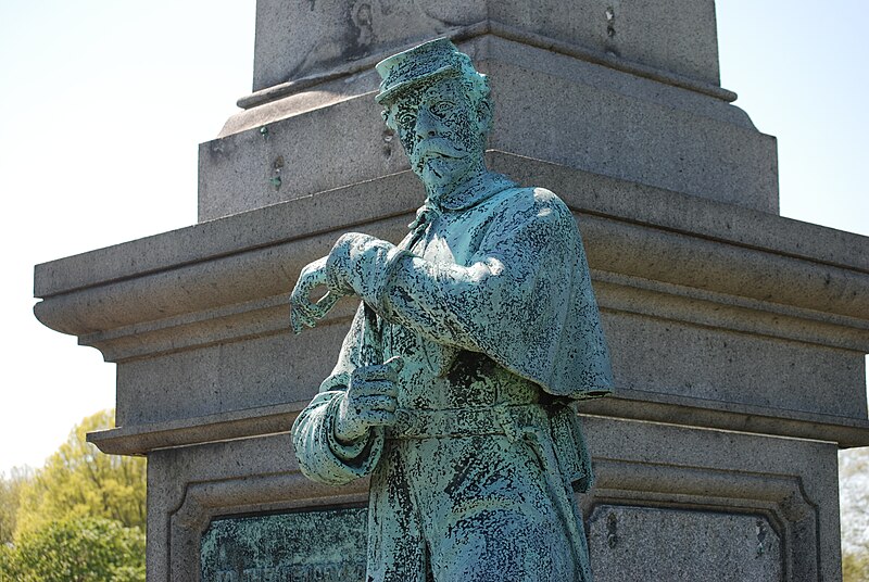 File:Calvary monument. Union soldier.JPG