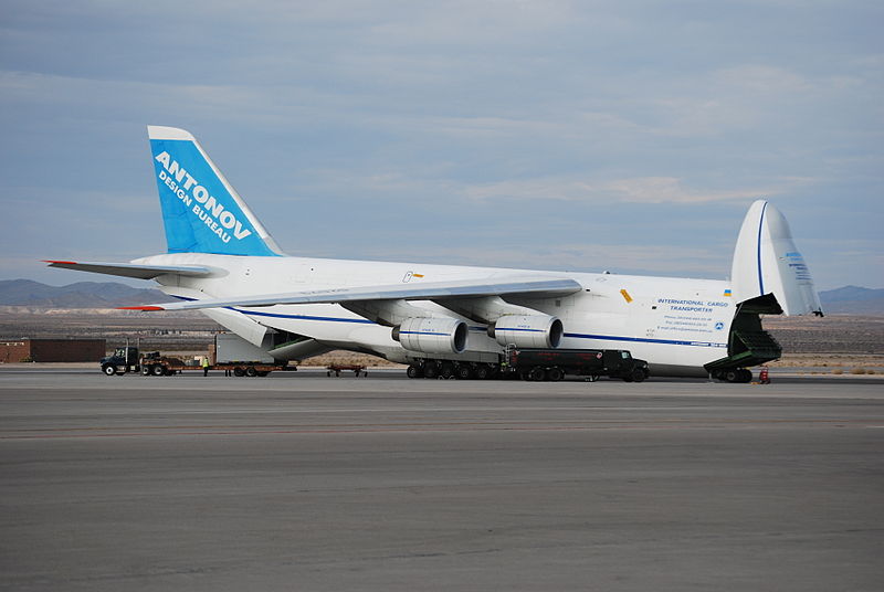 File:EM ANTONOV 124 (2673829144).jpg