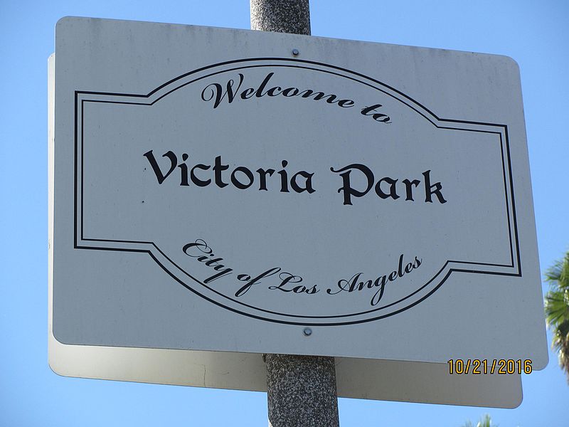 File:Neighborhood Sign front.jpg