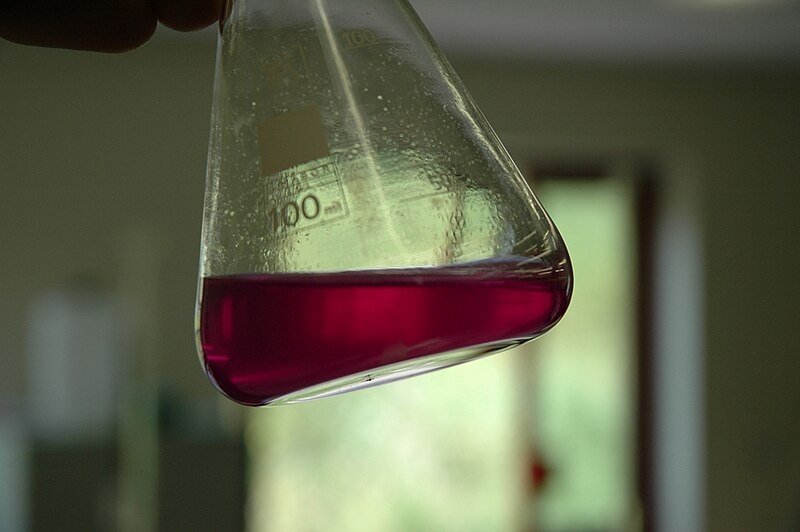 File:Phenolphthalein.jpg