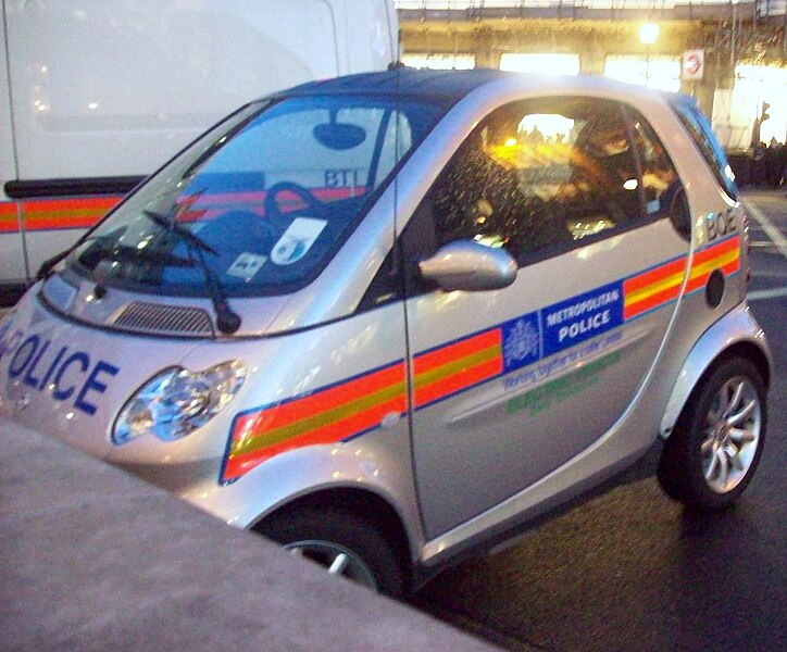 Archivo:Smart EV Police Car.JPG