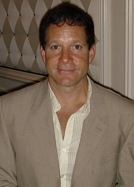 File:SteveGuttenbergJul05.jpg