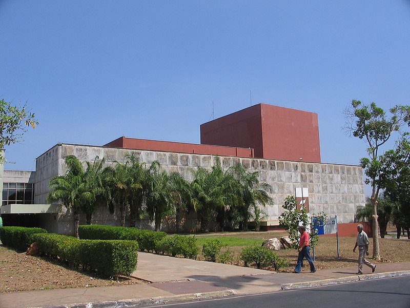 File:Teatro da UFMT.jpg