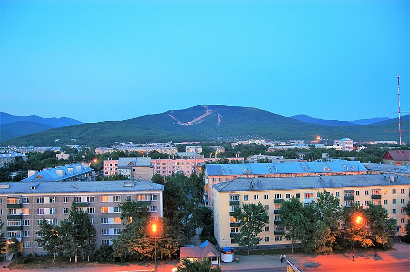 Файл:Yuzhno-Sakhalinsk overview.jpg