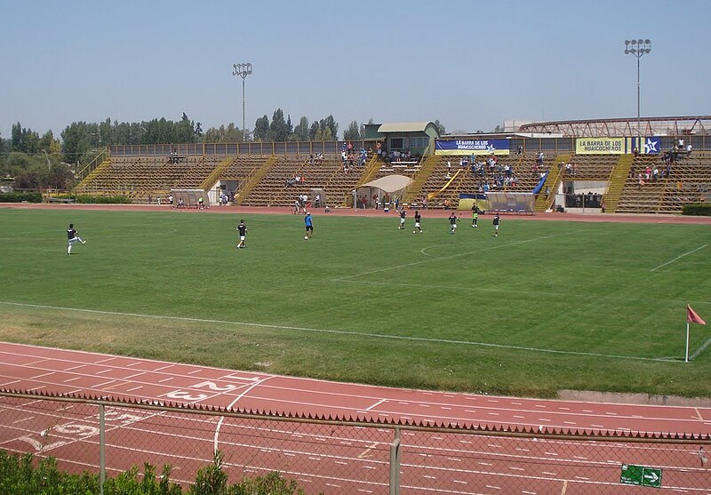 Archivo:Estadio La Pintana 1.JPG