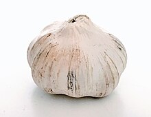 Garlic whole.jpg