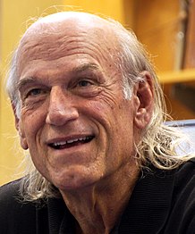 Former Governor Jesse Ventura[note 1] of Minnesota