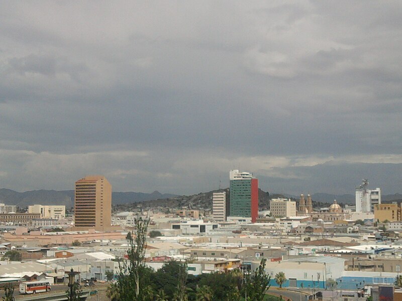 Archivo:Skyline de chihuahua.jpg