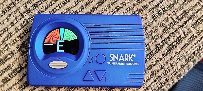 File:Snark guitar tuner.jpg